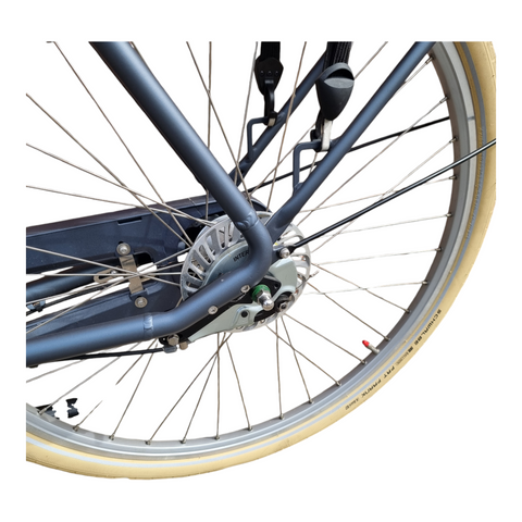 Mit dem Batavus PACKD E-go durch die City flitzen: So macht Radfahren wieder Spaß – auch ohne Muskelkater!
