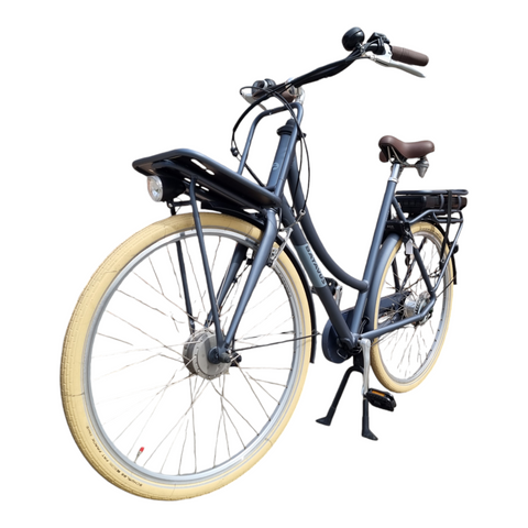 Mit dem Batavus PACKD E-go durch die City flitzen: So macht Radfahren wieder Spaß – auch ohne Muskelkater!