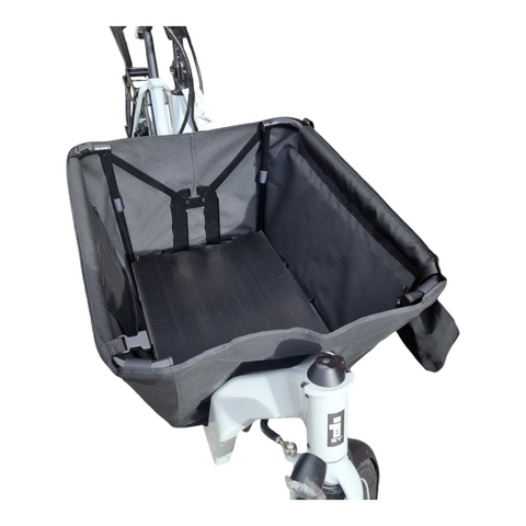 „Entdecke das i:SY Cargo Maxi: 60 cm Ladefläche und ein Motor, der selbst den schwersten Einkauf mit einem Lächeln meistert!“