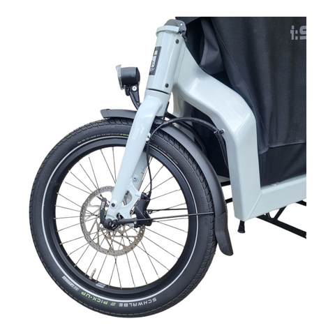 „Entdecke das i:SY Cargo Maxi: 60 cm Ladefläche und ein Motor, der selbst den schwersten Einkauf mit einem Lächeln meistert!“
